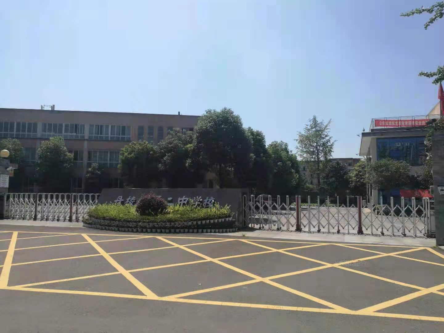 伸縮門、電動門